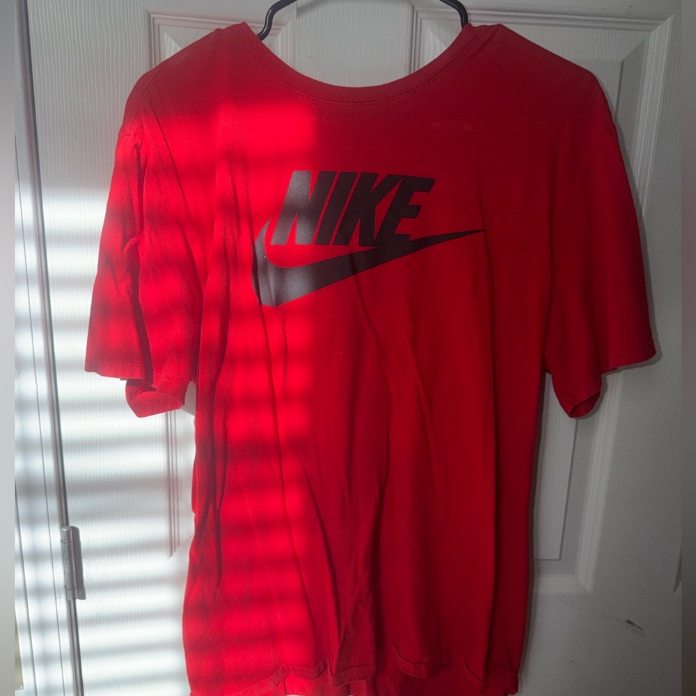 Nike Men's Bold Red Short Sleeve Tee